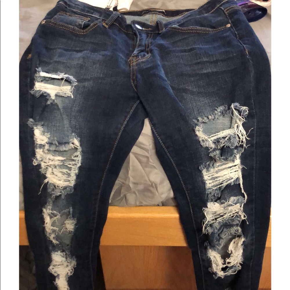 Fashionnova Ripped Skinny jeans